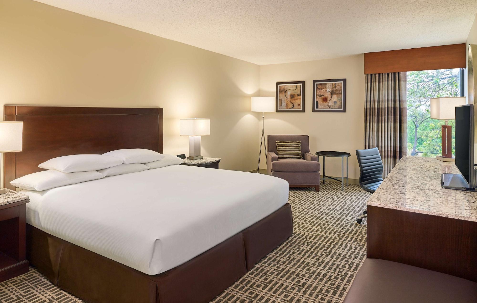 Готель Doubletree By Hilton Houston Intercontinental Airport Екстер'єр фото