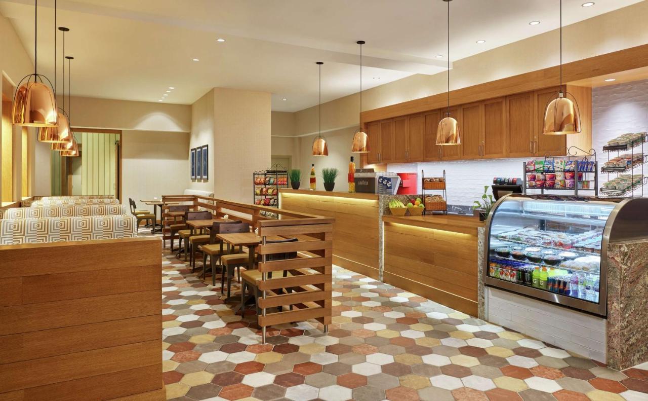 Готель Doubletree By Hilton Houston Intercontinental Airport Екстер'єр фото