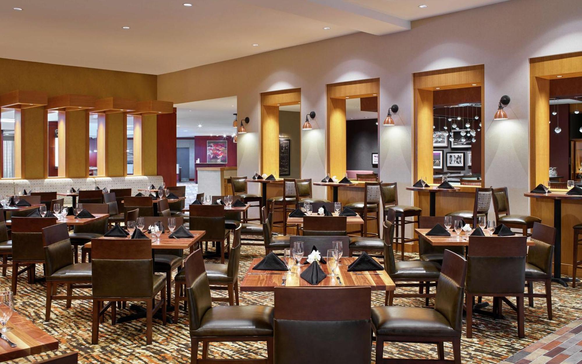 Готель Doubletree By Hilton Houston Intercontinental Airport Екстер'єр фото
