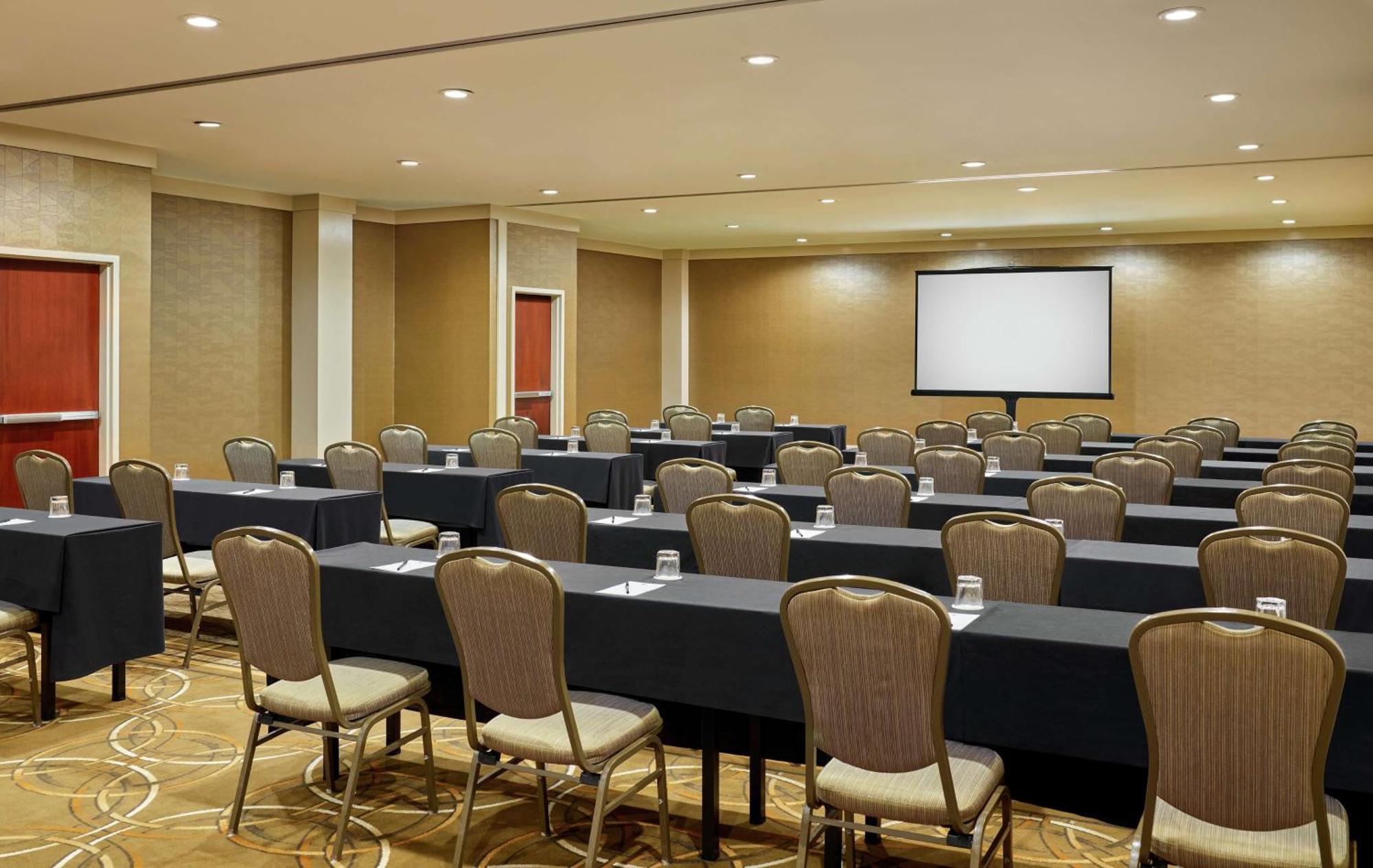 Готель Doubletree By Hilton Houston Intercontinental Airport Екстер'єр фото