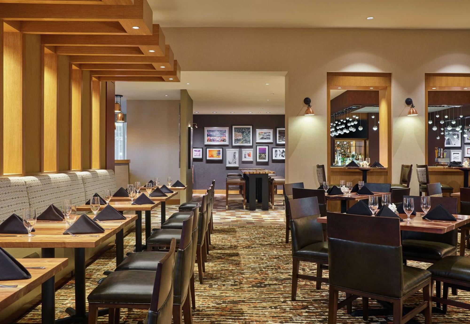 Готель Doubletree By Hilton Houston Intercontinental Airport Екстер'єр фото