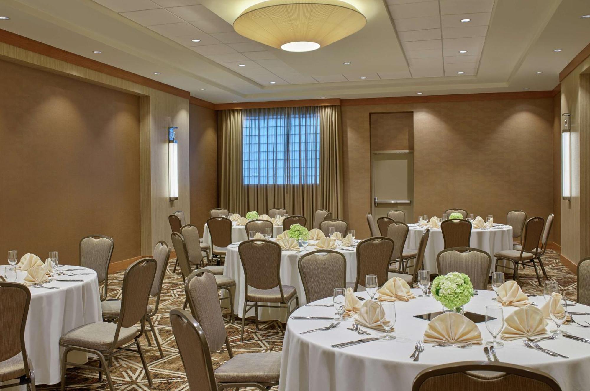 Готель Doubletree By Hilton Houston Intercontinental Airport Екстер'єр фото