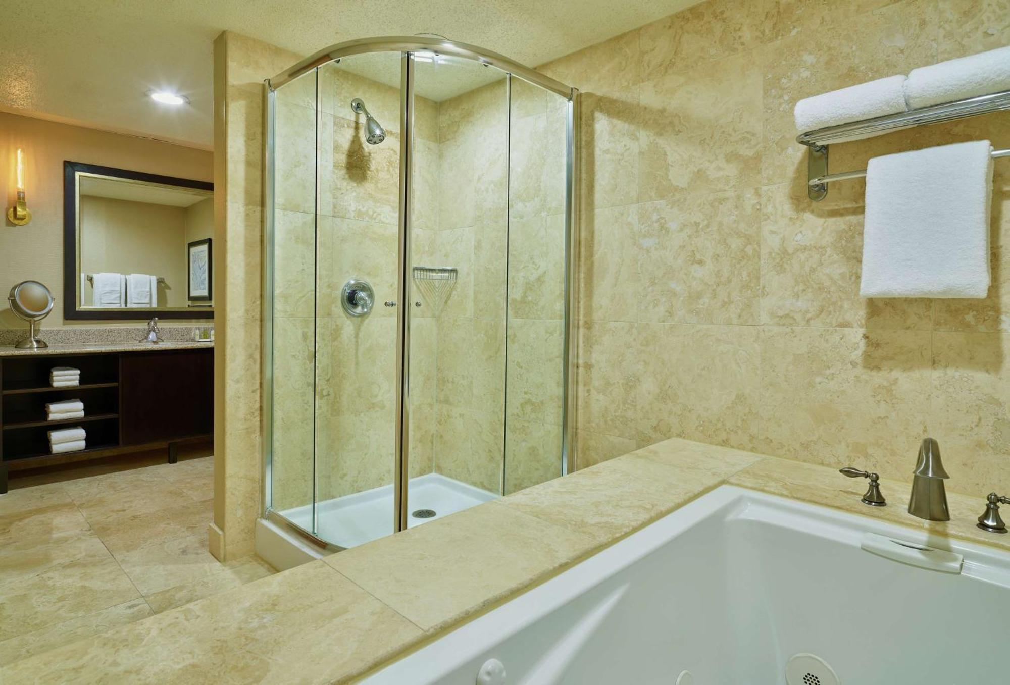 Готель Doubletree By Hilton Houston Intercontinental Airport Екстер'єр фото
